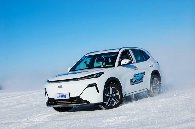 彰显卓越实力!吉利银河星舰7 EM-i纵横中汽冬测冰雪战场! 彰显卓越实力!吉利银河星舰7 EM-i纵横中汽冬测冰雪战场!