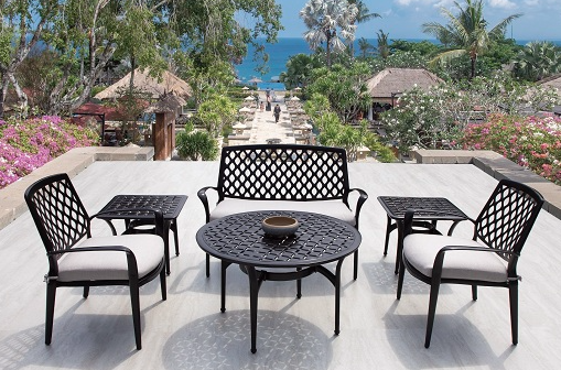 夏日庭院焕新:户外家具选材与搭配全攻略 夏日庭院焕新:户外家具选材与搭配全攻略